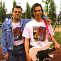 Обложка 883