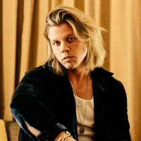 Обложка Conrad Sewell