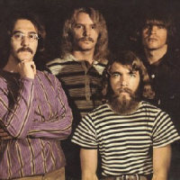 Обложка Creedence Clearwater Revival