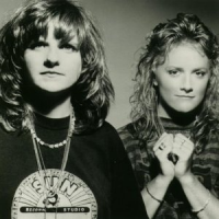 Обложка Indigo Girls