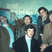 Обложка Monty Python
