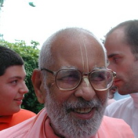 Обложка Srila Gurudeva