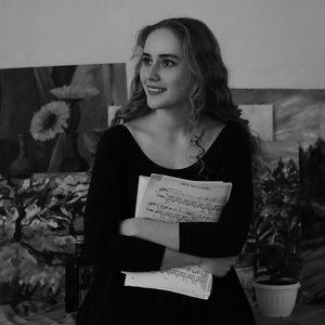 Элли на маковом поле