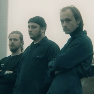 Молчат дома